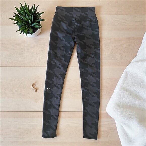 ALO Black Gray Houndstooth Leggings Size XS - Picture 1 of 8
